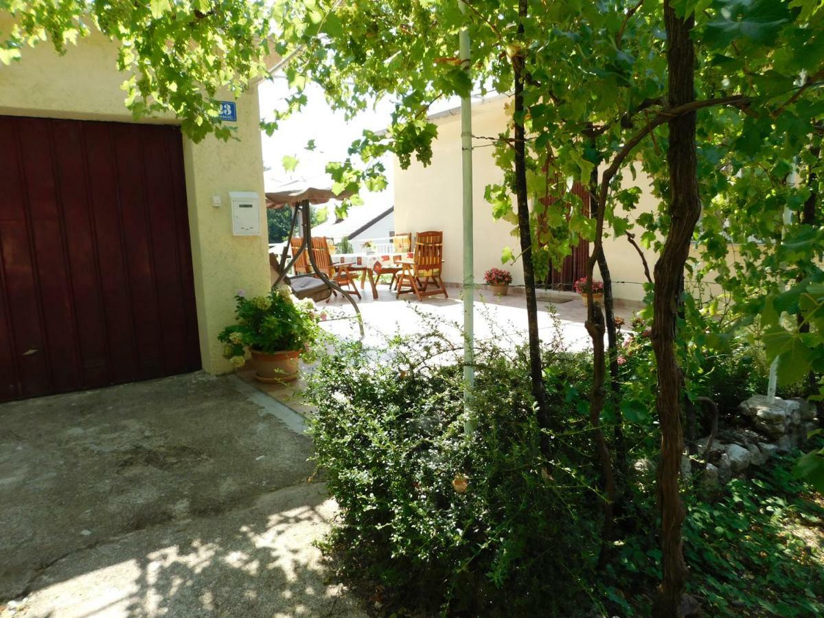 Apartment Varelija บริบีร์ ภายนอก รูปภาพ